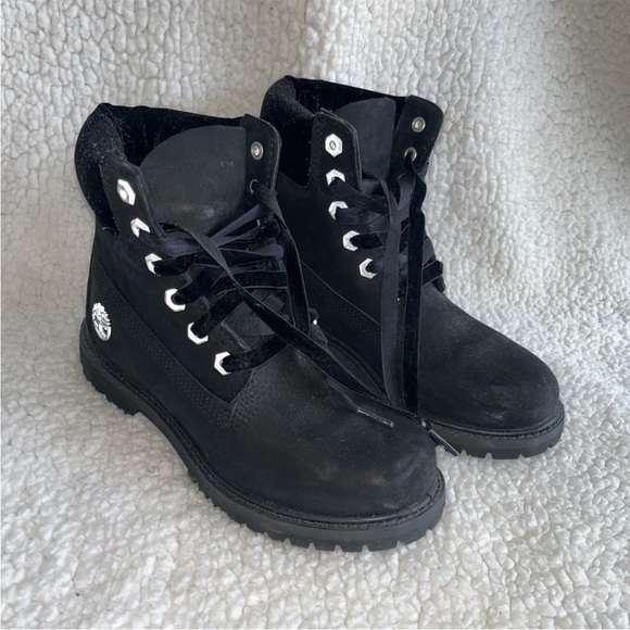 Timberland Black Velvet Women’s Boots - Picture 2 of 8